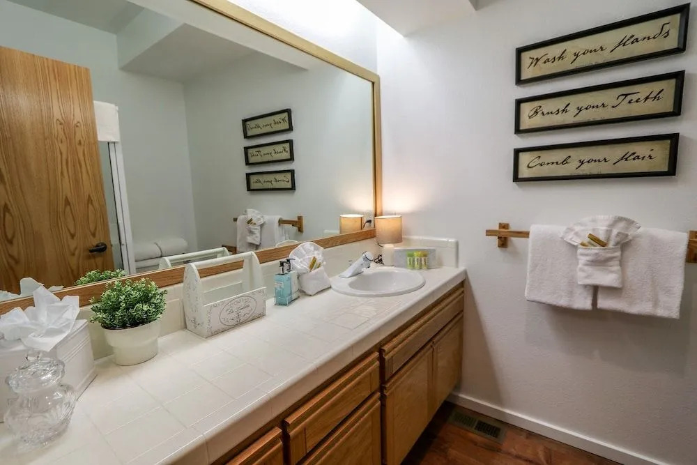 Snowcreek #887 2 Bedroom Condo by RedAwning
