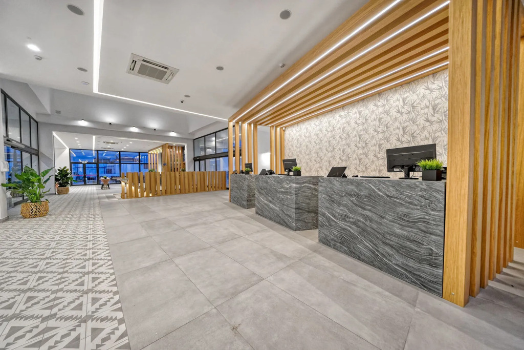 Отель Broncemar Beach Suites