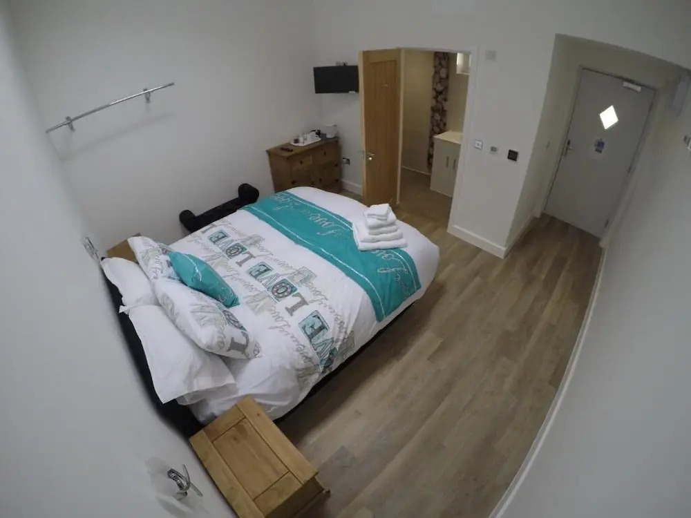 Deepcut Lodge Bed & Breakfast Self Service