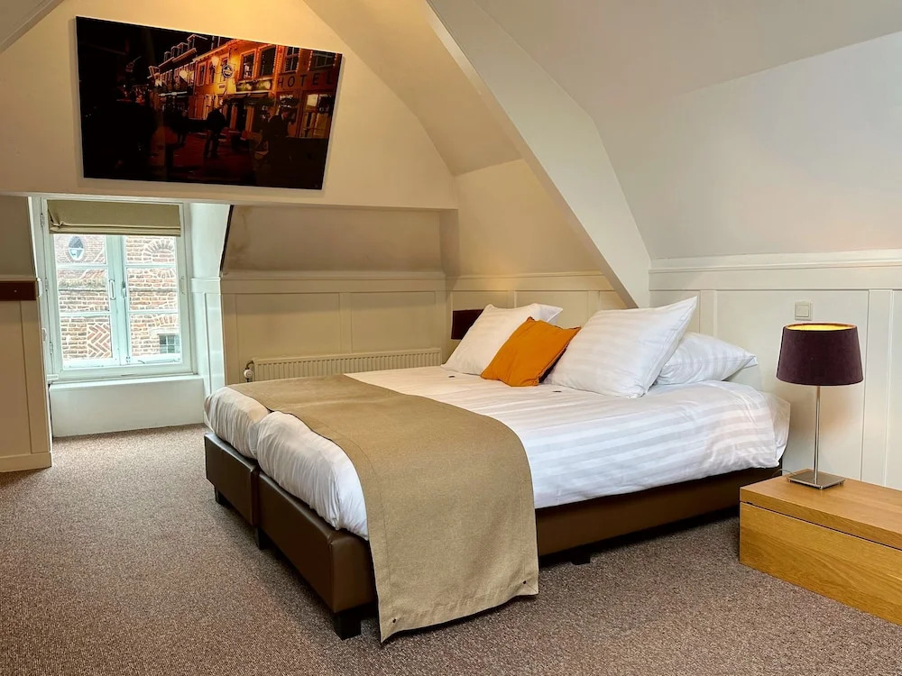 Long Johns Pub & Hotel