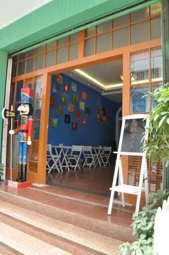 Yangshuo Sloth Coffee Guesthouse