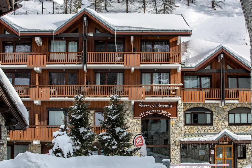 CHAS5 - Superbe appartement, centre ville proche pistes et commerces.