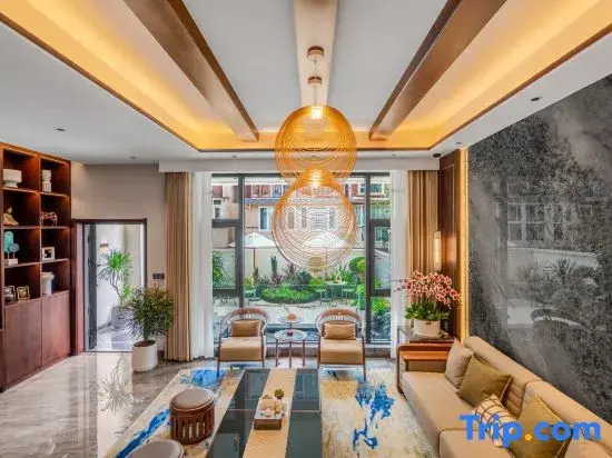 Kunming Dianchi Huayuxu Boutique Bieyuan