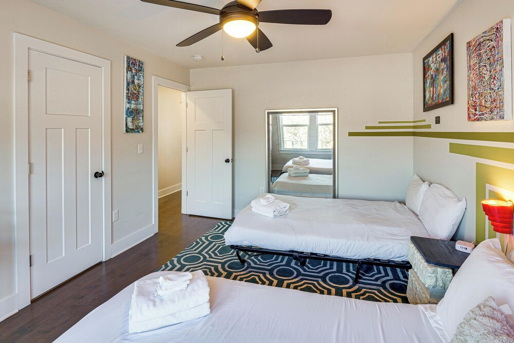6 Mi to Broadway: Nashville Townhome w/ Balcony!