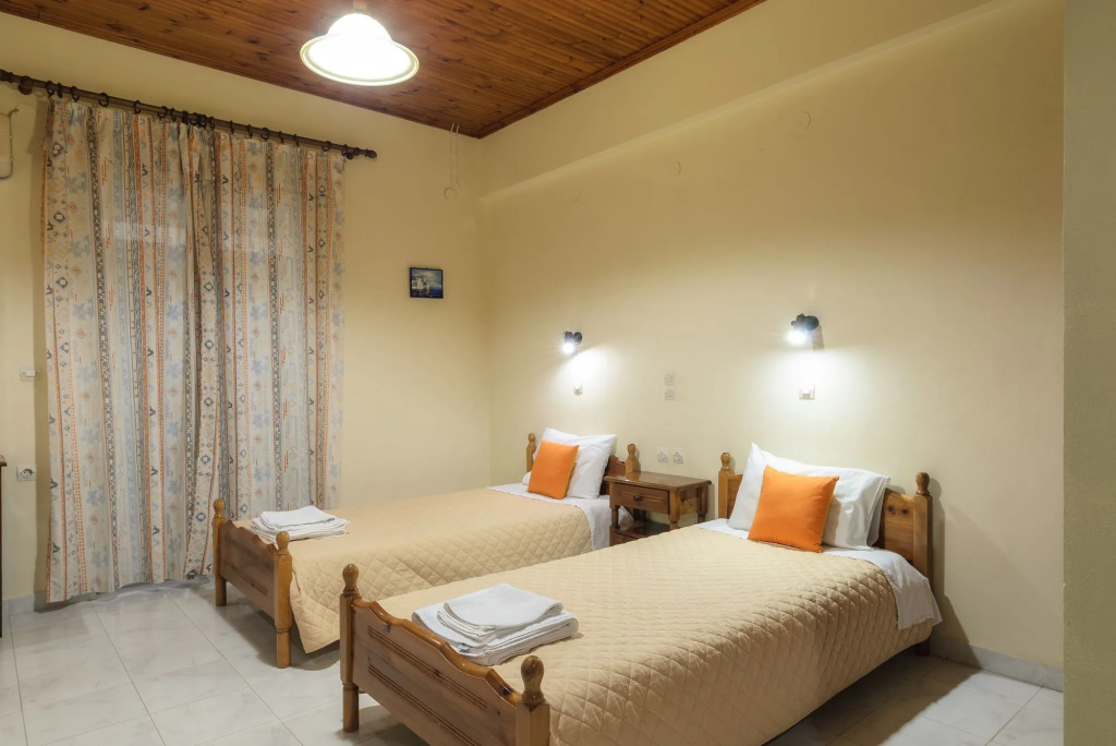 Artemis Room