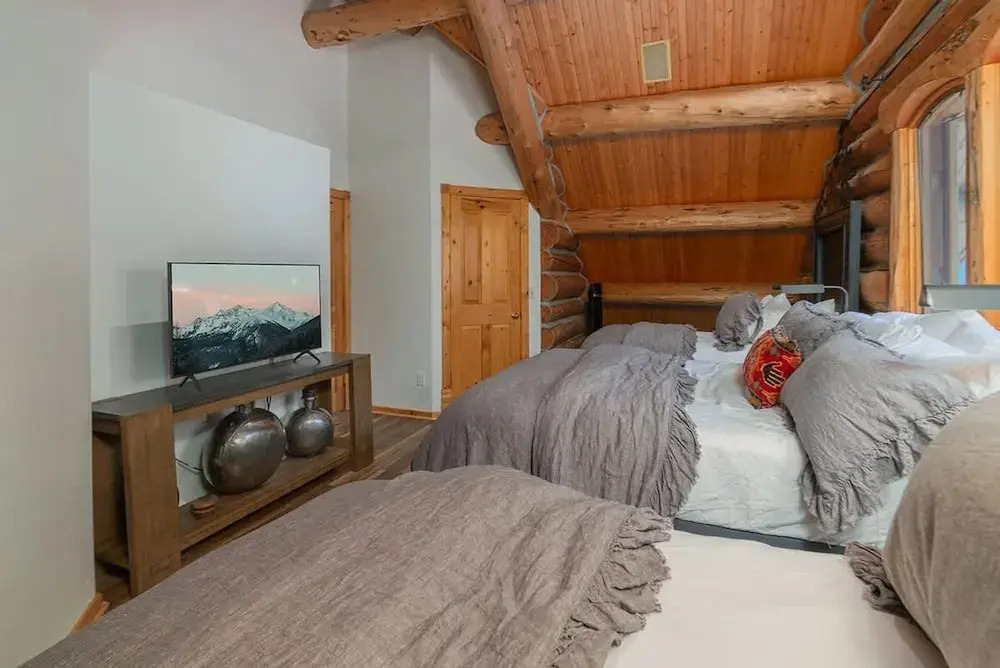Absolutely Amazing Slopeside Mountain Lodge With spa