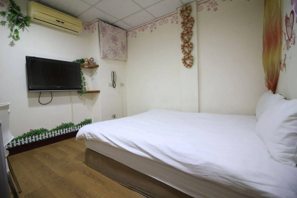 Fengjia Backers Hostel