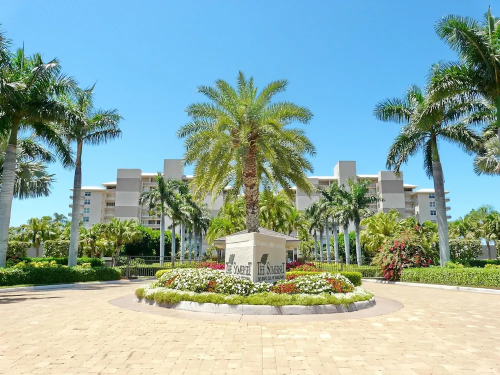 Beachfront Condo With Huge Views/pools/tennis/grills