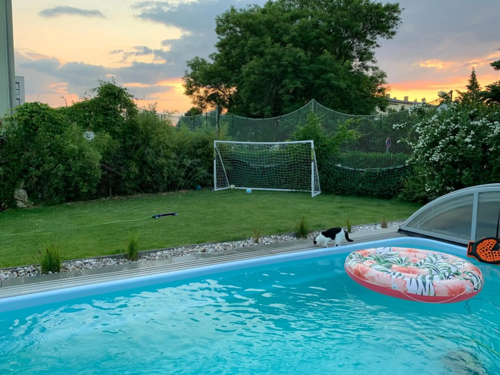Pool & Lake Holiday Home