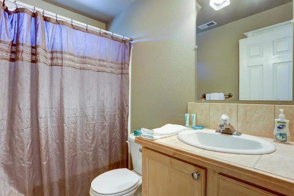 Westside Walkable-AC-3BR/2.5BA