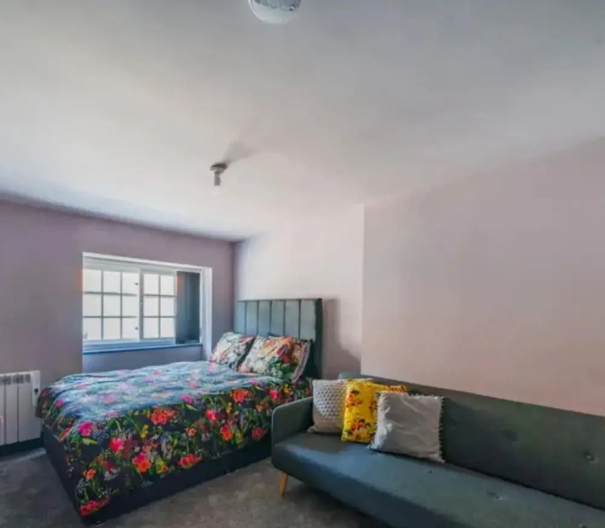Ivy House, 6-beds, Sleeps 19 With Hot Tub