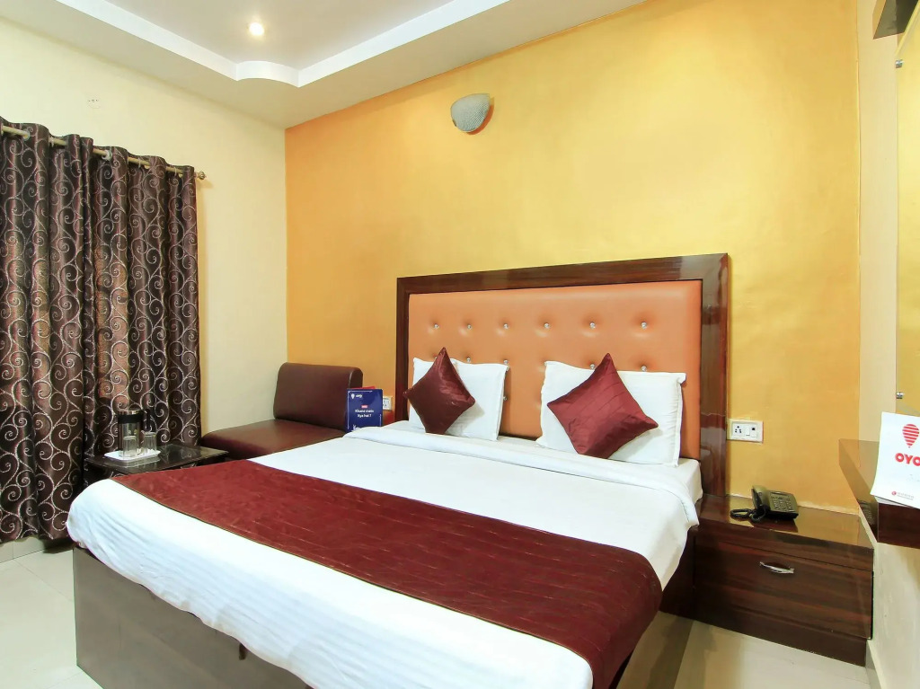 OYO 2000 Hotel Yash
