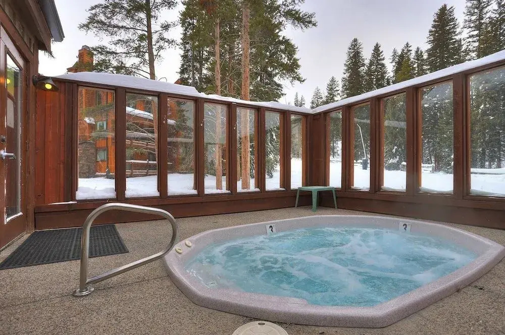 Tyra Summit A2E/F - 4 Br Condo