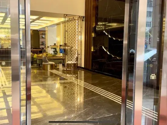 Jinjiang Metropolo Hotel (Heyuan Longchuan Huoshan Hotel)
