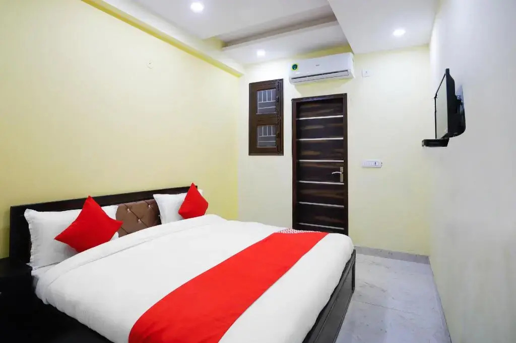 Hotel The Geetika Palace by OYO Rooms