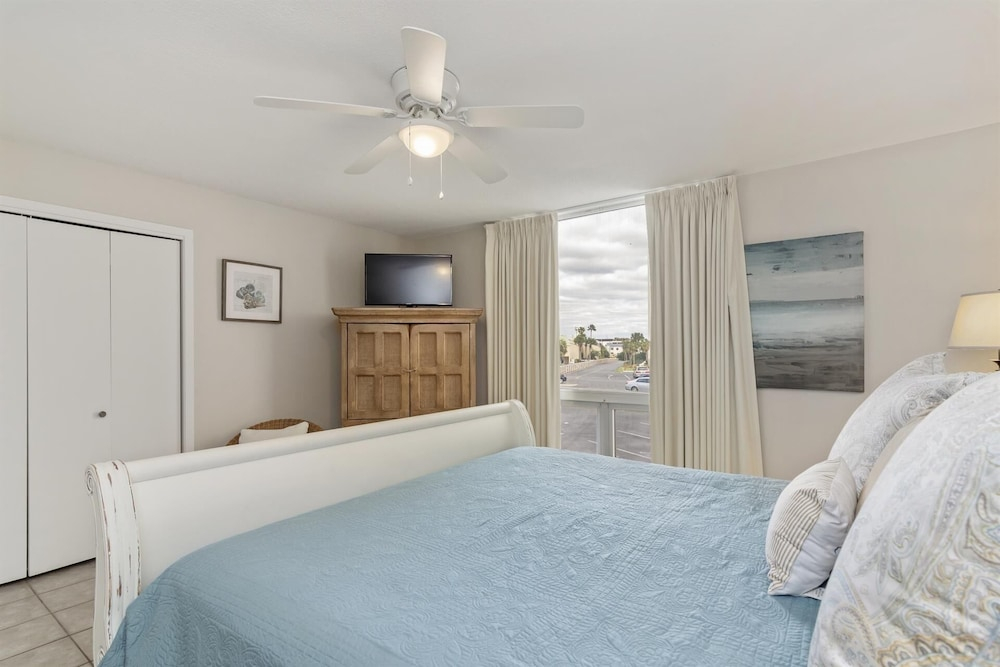Shoreline Towers 2026 3 Bedroom Condo
