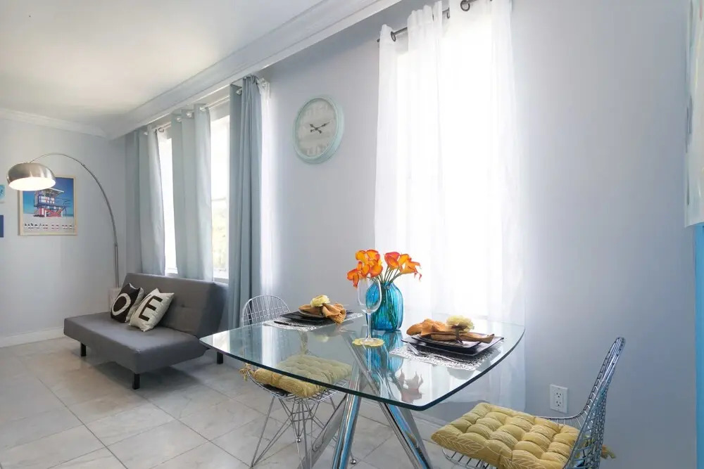 Holiday Apartment on Lincoln Road