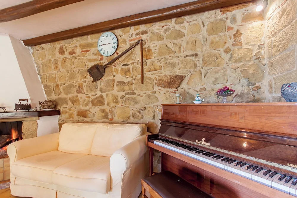 Villa Olmo With Private Pool - Happy Rentals