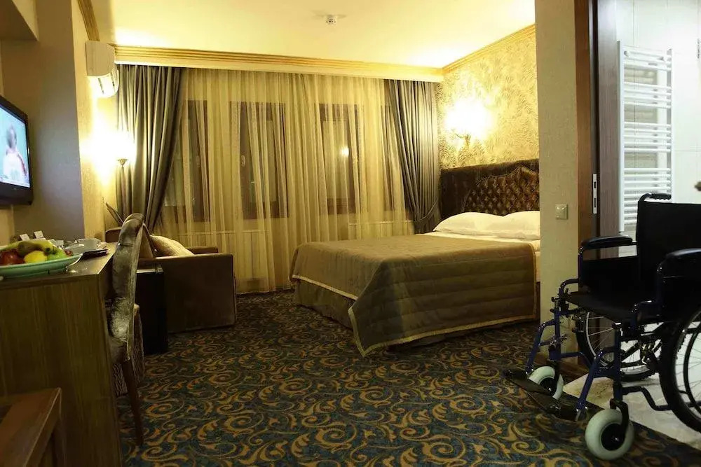 SARR TAC MAHAL HOTEl