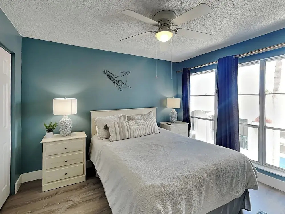 Madeira Beach Yacht Club 343H by Distinctive Beach Rentals