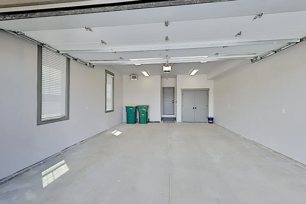 Brand-new Townhome W/ Private Balcony & Fireplace 3 Bedroom Townhouse