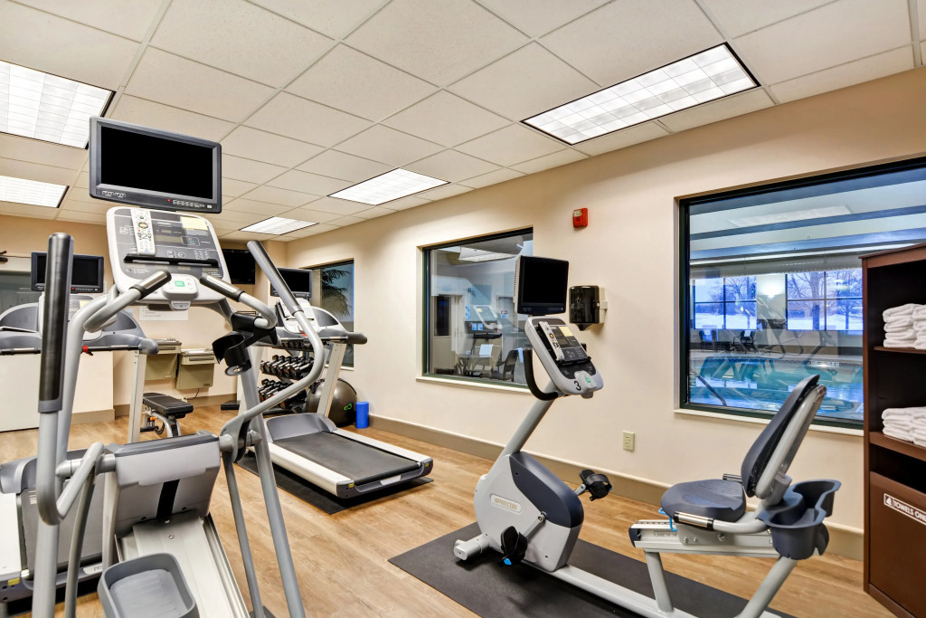 Holiday Inn Express Hotel & Suites Milwaukee-New Berlin by IHG