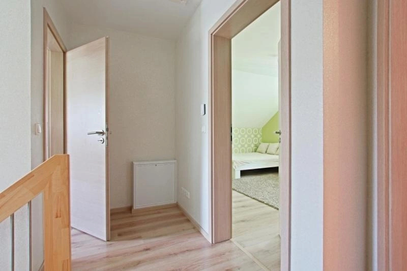 ID 4945 - Private Rooms