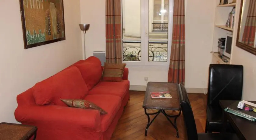 Verneuil-Ten Apartment