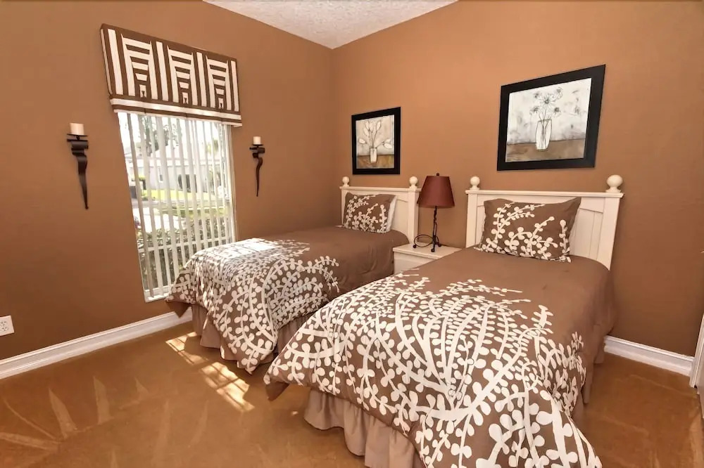 1720 Northampton Drive 4 Bedrooms, 3 Bathrooms
