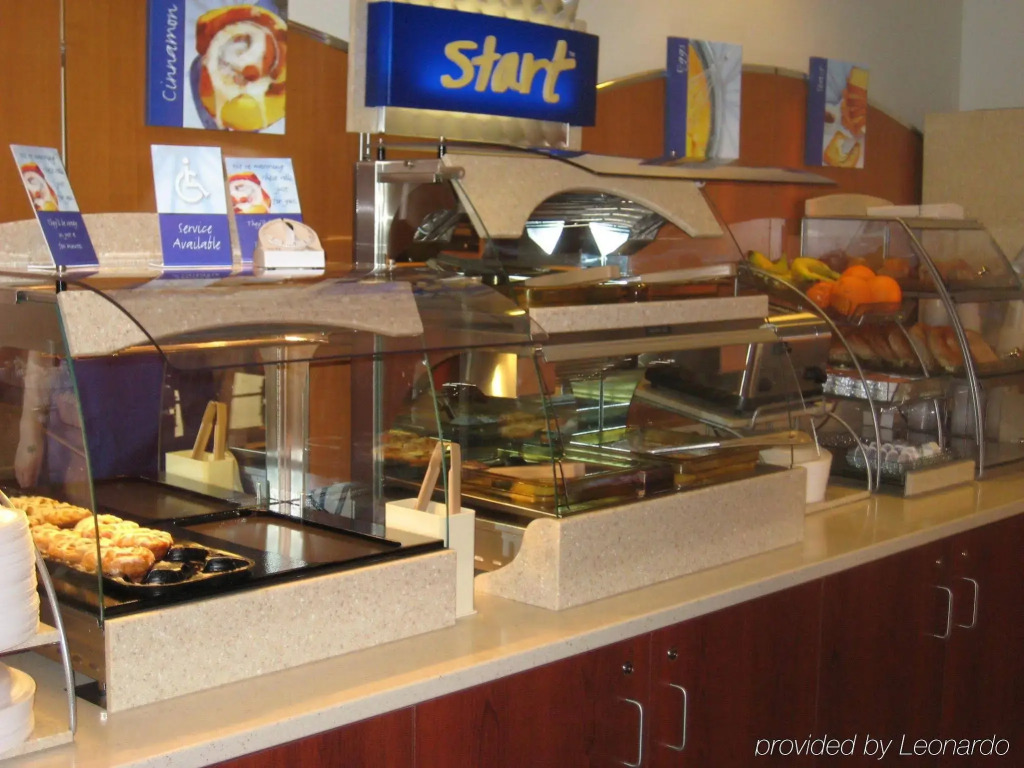 Holiday Inn Express Hotel & Suites St. Paul - Woodbury by IHG