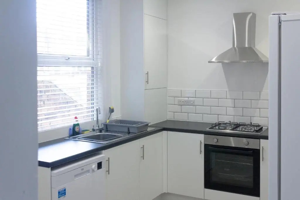 Boaler House, modern 4 Bed House with parking Sleeps 8