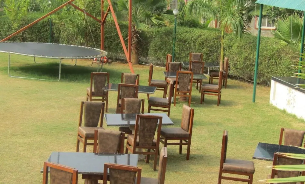 Van Chhavi Resort