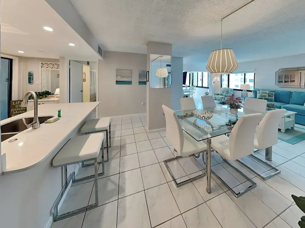 Sandarac by Distinctive Beach Rentals