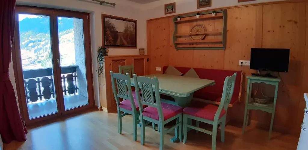 Family Apartment ENZIAN Top 9