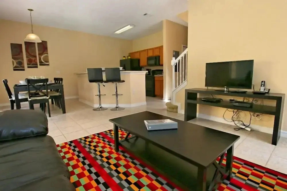 4770 Vero Beach Place 4 Bedrooms, 3 Bathrooms