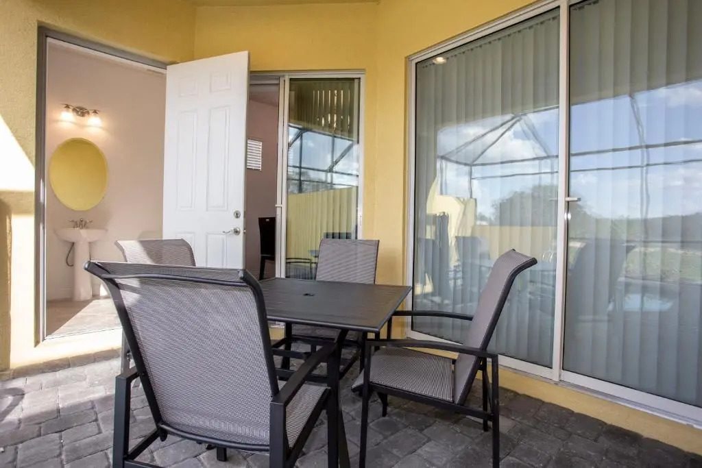 Stunning 5 Bd Home w/ Pool Close to Disney 174