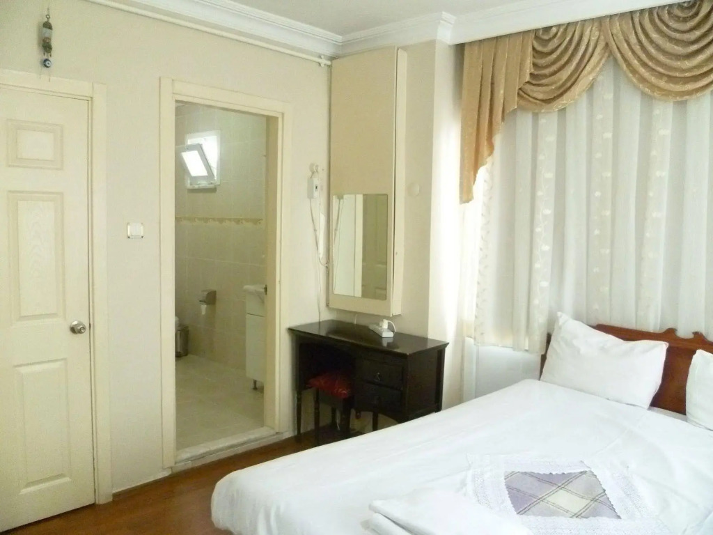 Ekim Apartments
