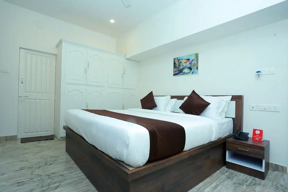 OYO 10278 Hotel Caprice Residency