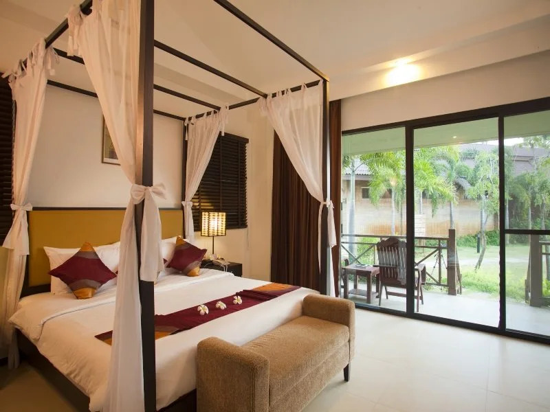 Eiamsiri Resort