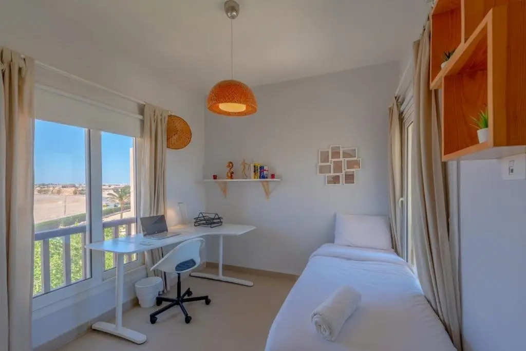 Sunny 2 Bedroom + Private Roof Terrace Lagoon View
