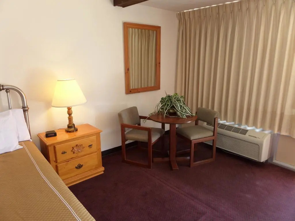 Passion Play Road Inn - Formerly Statue Road Inn
