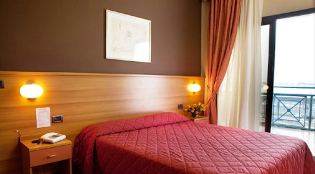 HotelTo