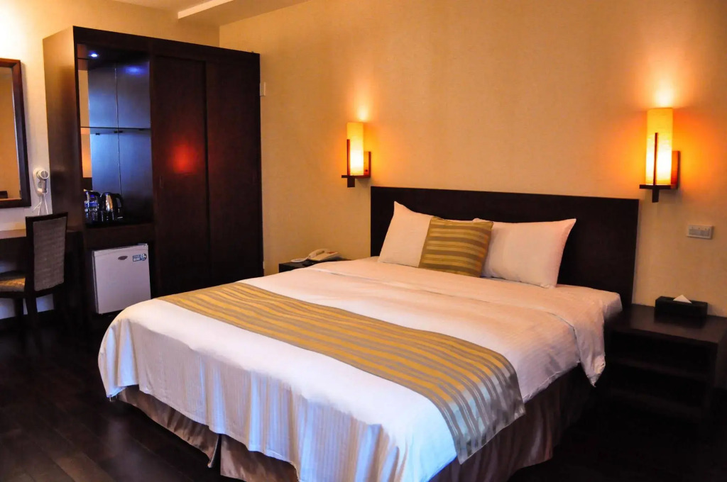 9 Hotel