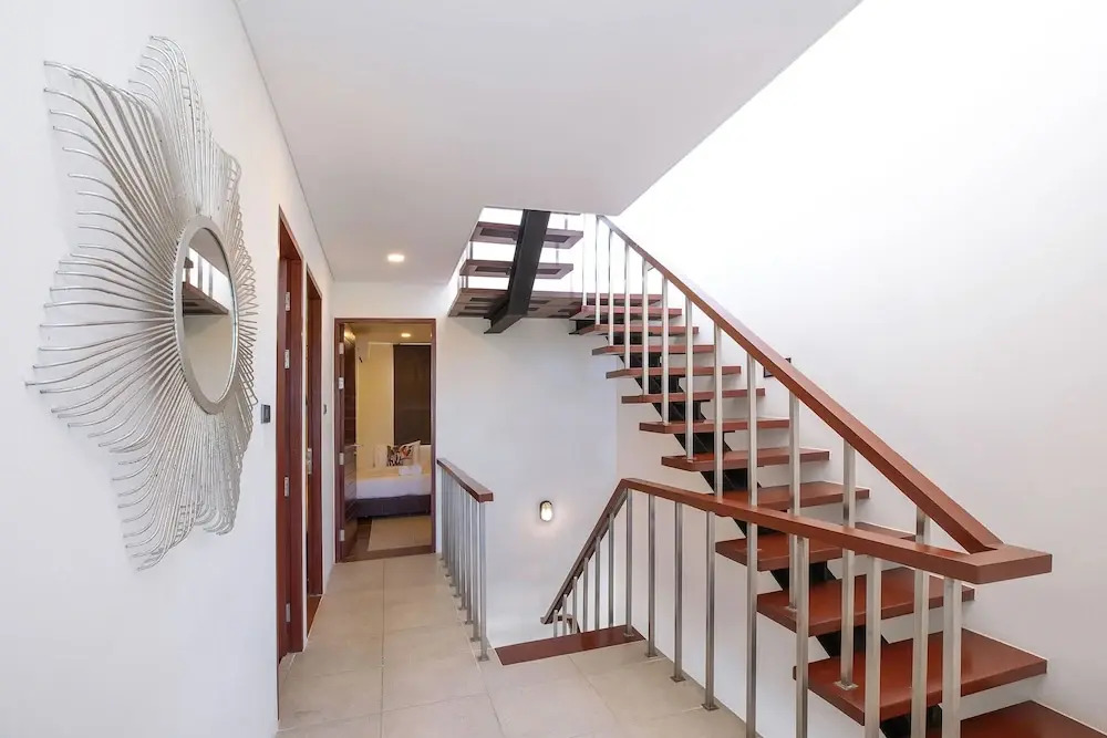 Designer 3BR Pool Access Villa Argent 8