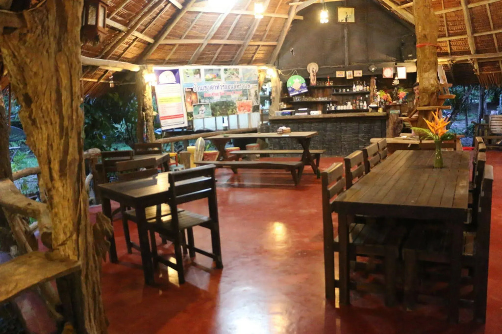 Baan Khaosok Resort