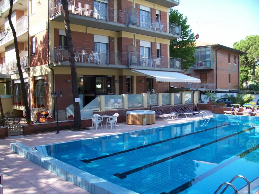 Hotel Ascot