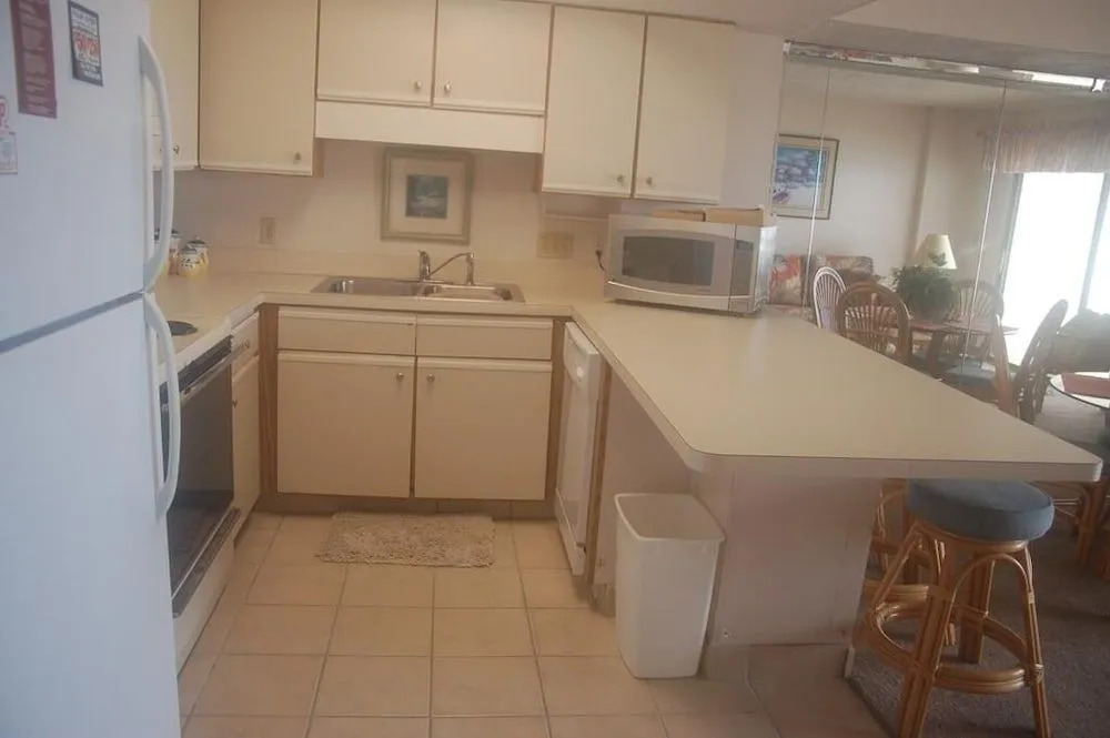 Crescent Towers I, Unit 403 - 1 Br Condo
