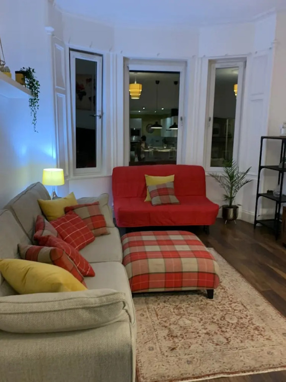 Immaculate 1-bed Apartment in Glasgow Denniston