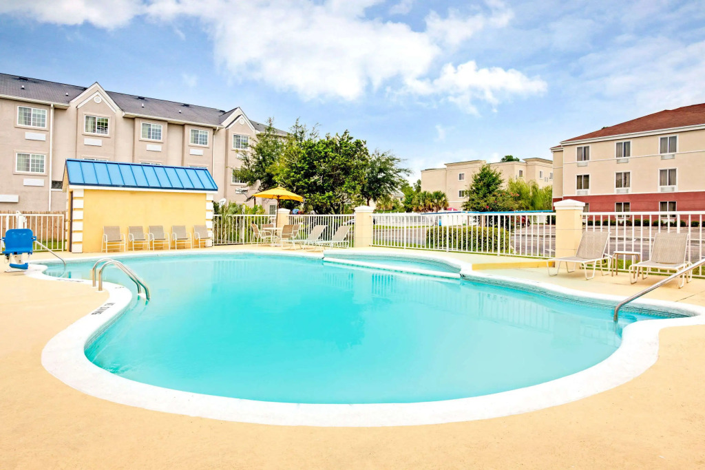 Days Inn by Wyndham Kingsland Naval Base I-95
