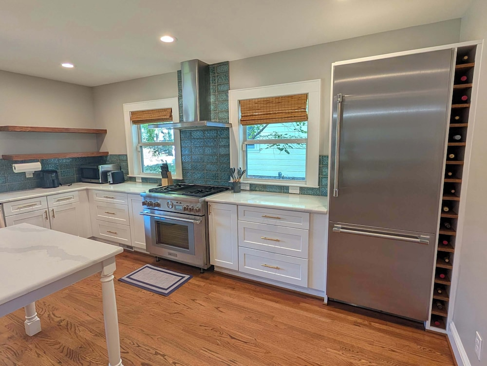 Stylish Durham Retreat - Walkable, Sleeps 6